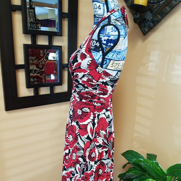 RED, BLACK, & WHITE FLORAL HALTER DRESS - Picture 6 of 8
